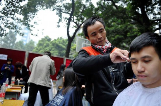 广州评出改革开放40年十大慈善事件