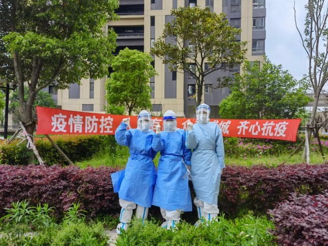 上海战“疫”：“90后”社区干部的“战斗力”
