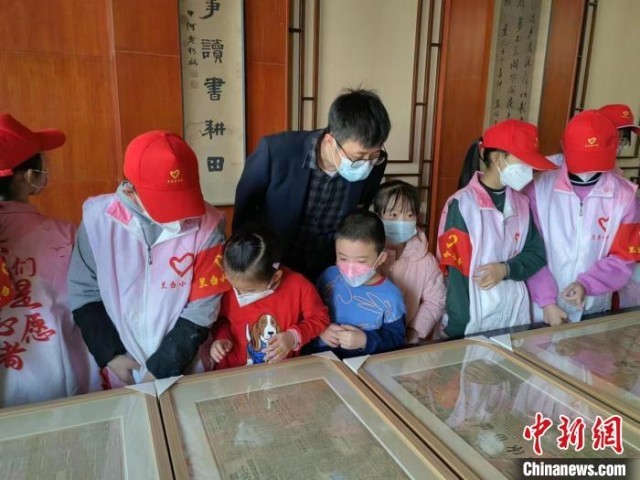 “我是图书修复师”雕版印刷体验活动在陕图举办