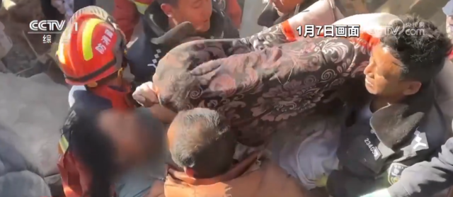 多方救援力量持续增援西藏定日_首批中央救灾物资已全部运抵灾区 图2