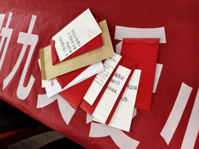 “奖学金”变“助学金”_安工大00后学子接力传递志愿精神 图1