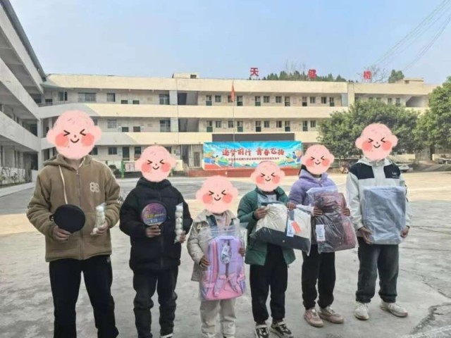 “奖学金”变“助学金”_安工大00后学子接力传递志愿精神 图2