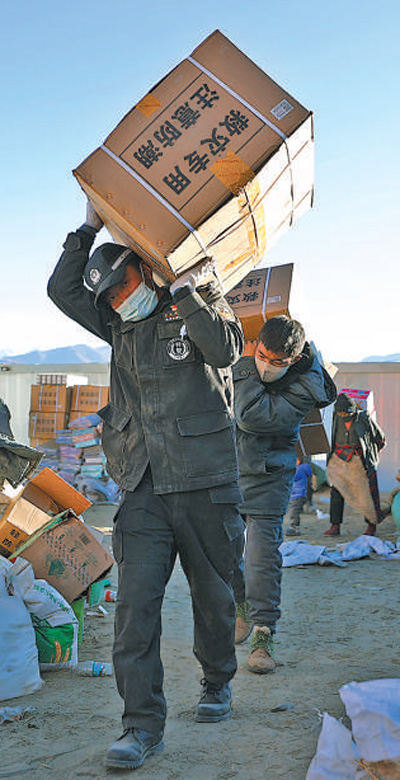 点点灯光汇聚希望 图3