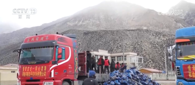 每一份努力都是想让受灾群众住得暖吃得饱 图1