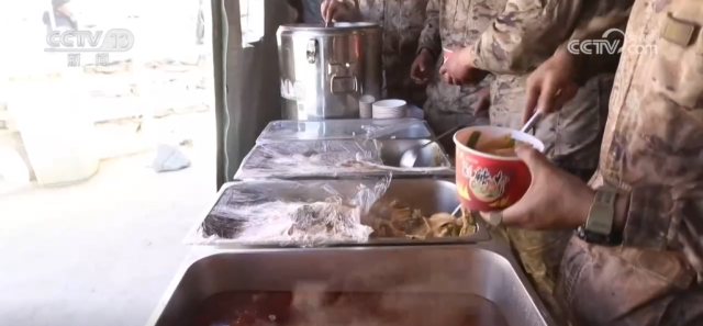 每一份努力都是想让受灾群众住得暖吃得饱 图4