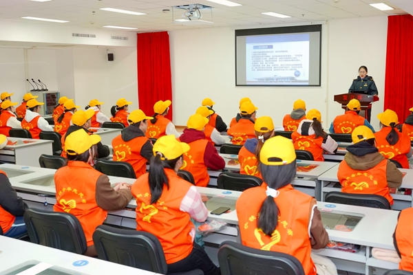 广西554名铁路志愿者即将服务春运 图1