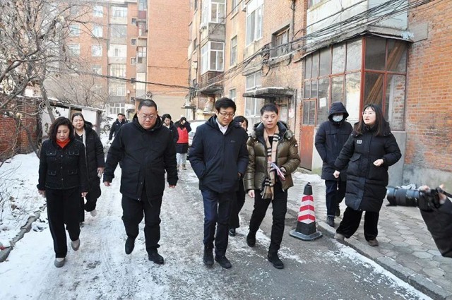 情系龙江_善暖冰城——中华慈善总会“慈善情暖万家”及AED等捐赠活动走进黑龙江 图2