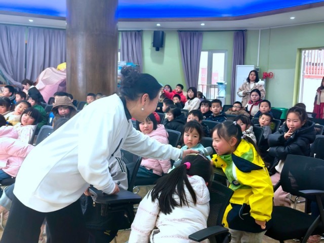 贵州观山湖区：儿童关爱“不放假” 图2