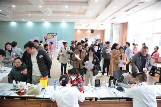 武汉卫健系统无偿献血温暖江城 图2