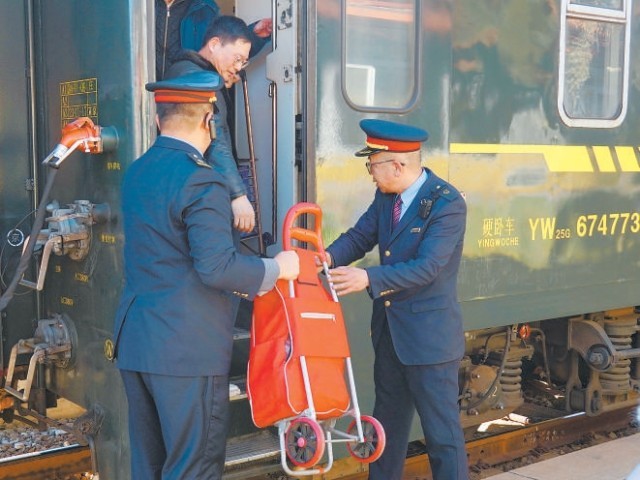 公益慢火车开行65年_老古董成“新网红” 图1