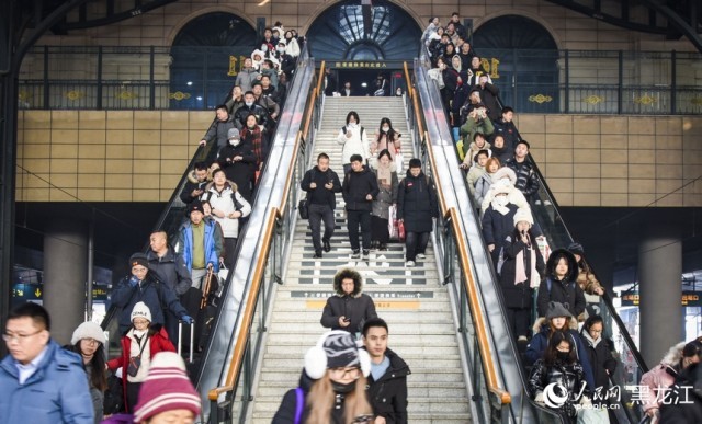 新春走基层丨文墨飘香_带“福”回家 图3