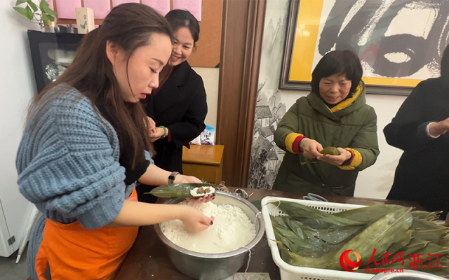 新春走基层｜“免费食堂”端出爱心大餐 图1