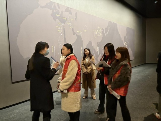 “我来讲堆堆”志愿者让三星堆故事传向世界 图1