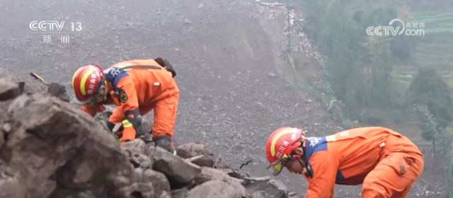 在救援一线，这抹“橙色”身影向险而行 图7