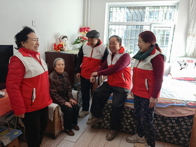 新春走基层_“帘”动你我_温暖守护 图1