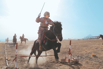 老虎台乡民兵骑兵连在祖国西北边陲筑起一道雄关——60年，马背上守护天山 图5