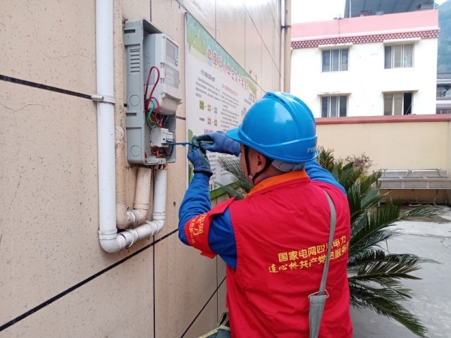 爱心教室点亮校园希望，公益行动守护学子梦想 图6