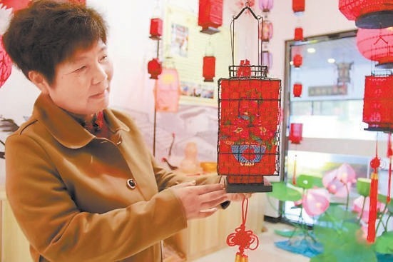 丰宁铁艺灯笼：“指尖”技艺开启就业“密码” 图1