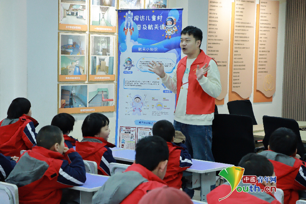 组图：青春志愿行_雷锋精神永传承 图1