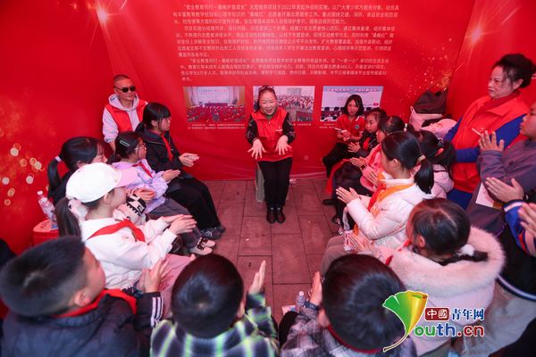 组图：青春志愿行_雷锋精神永传承 图3