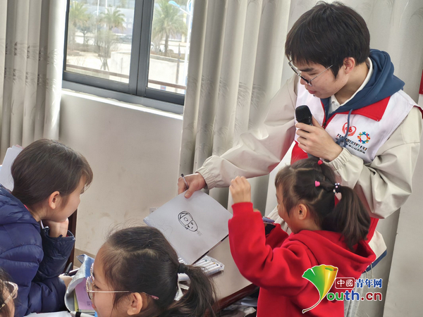 组图：青春志愿行_雷锋精神永传承 图5