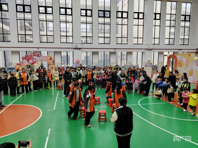 朵朵“向阳花”绘就亲子成长图景 图2