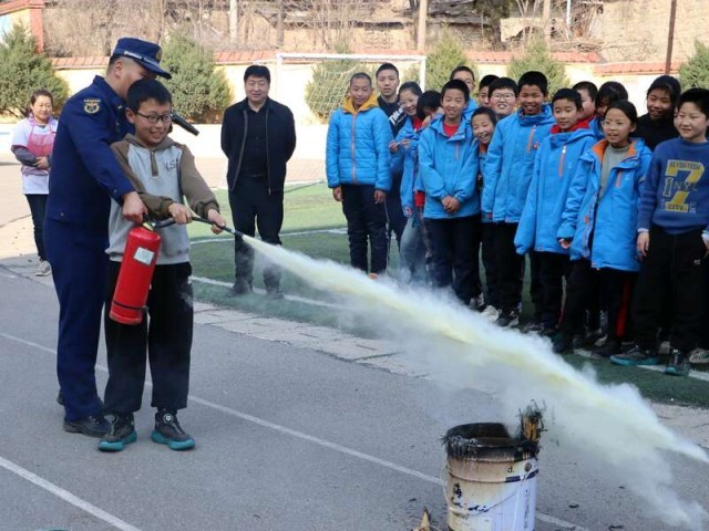 消防员进村小：播撒防火知识，点燃少年英雄梦 图3