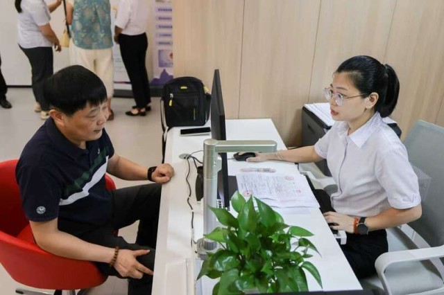 福建漳州：社保“就近办”_服务“暖民心” 图1