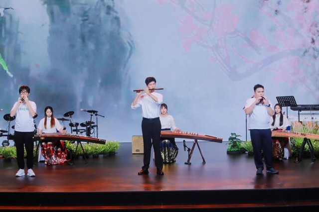 关爱孤独症儿童_“星星音乐会”在深启幕 图1