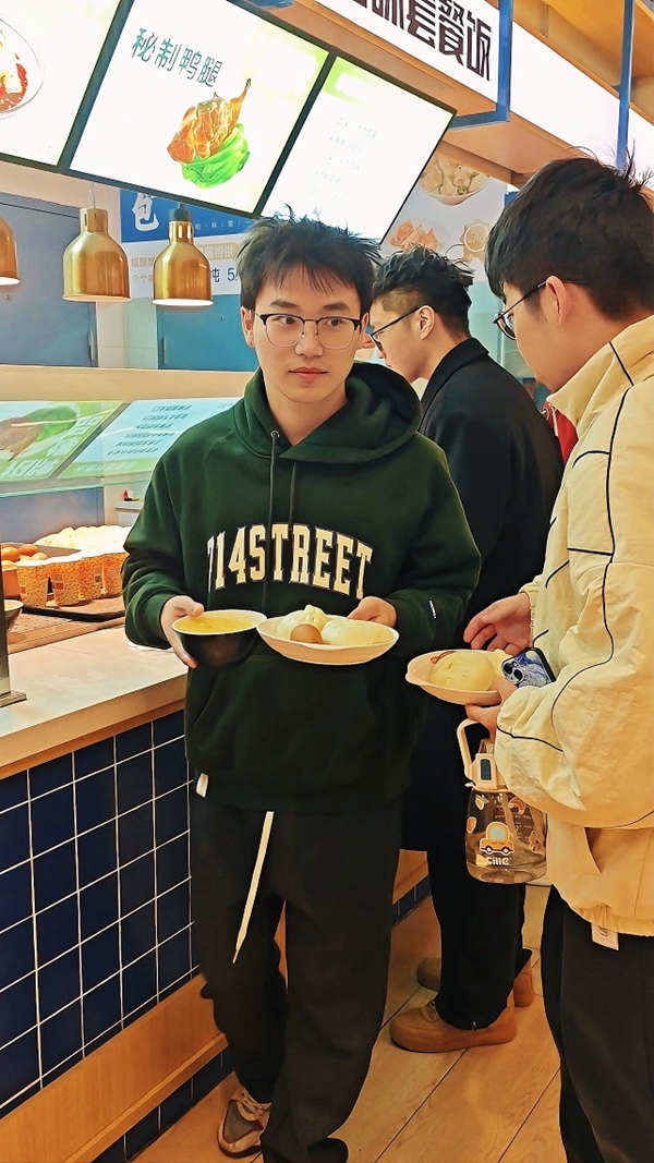 “包你上岸”“糕分冲刺”……一分钱早餐，温暖了河海大学清晨 图3