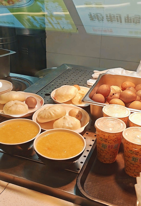 “包你上岸”“糕分冲刺”……一分钱早餐，温暖了河海大学清晨 图5