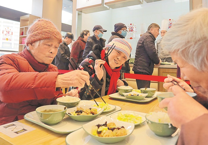 小食堂托起老人“大幸福”