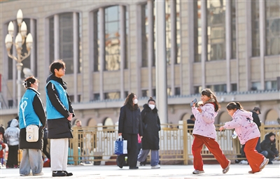 “志愿蓝”护航春运平安路 图6