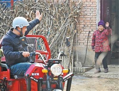 秦岭北麓_留守老人吃上暖心饭 图2