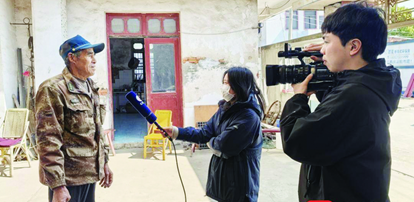 七旬老兵跳河勇救幼童 图1