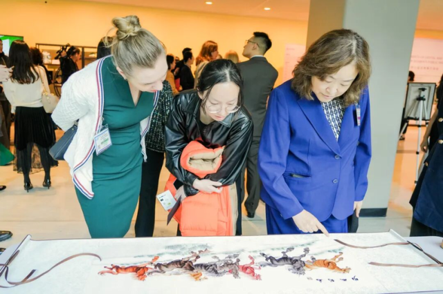 数智赋能女性健康发展