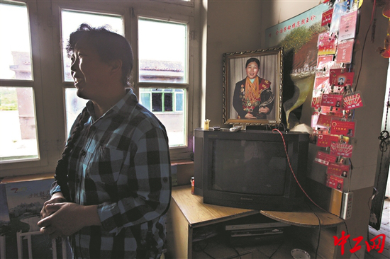 一线蹲点影像｜“治沙英雄”殷玉珍：传奇不老 图2
