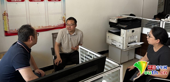喀什大学志愿者深入乡村开展科技志愿服务 图1